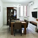 Vanella Luxury